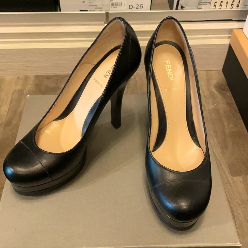 Fendi Leather Platform Pump Black $840 Retail